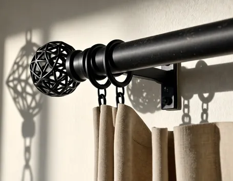 Reggitenda moderno con bastone in metallo