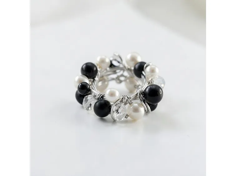 Anello con perline