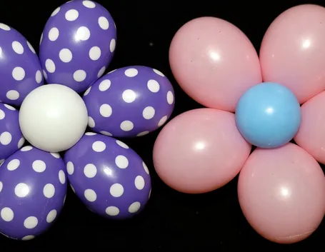 Fiori di palloncini legati