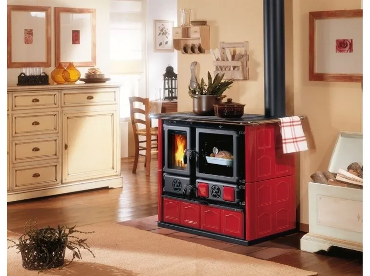 stufa con forno a legna