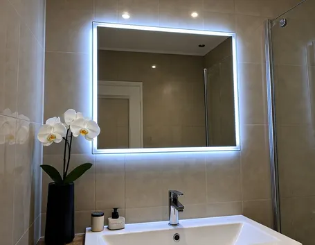 Illuminazione da bagno allo specchio