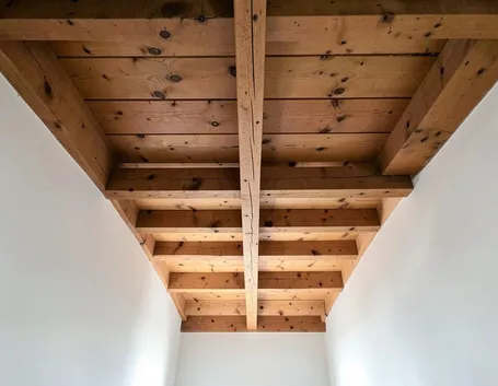 Solaio con travi in legno