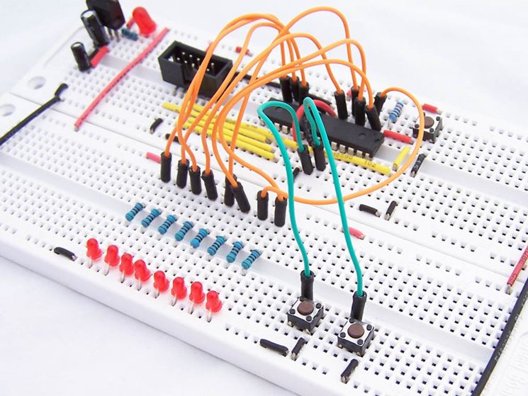 Circuiti elettronici fai da te - Elettricista fai da te - Circuito stampato